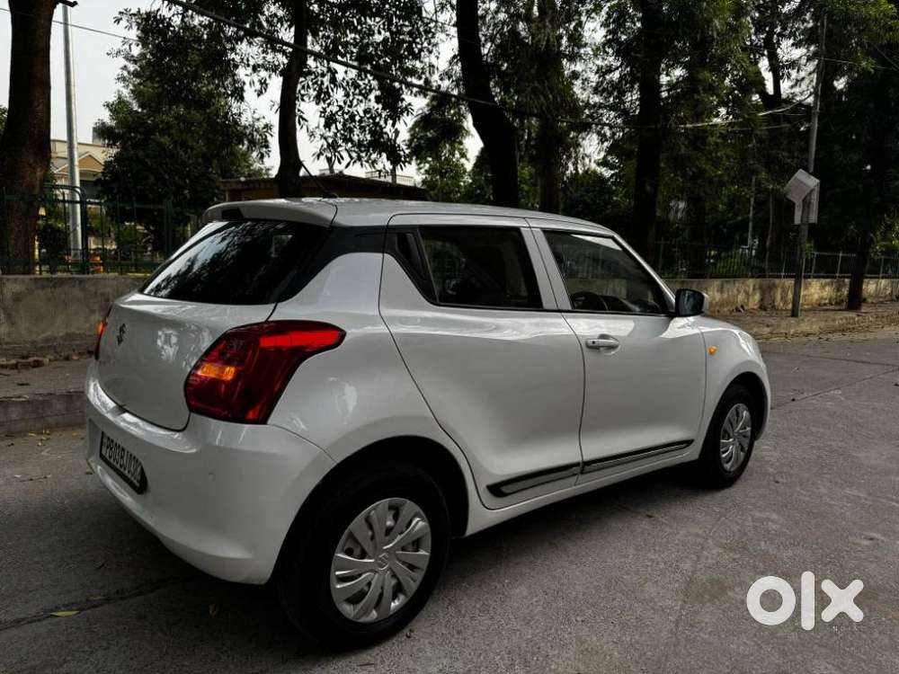 Maruti Suzuki Swift 1.2 Lxi (o), 2022, Petrol