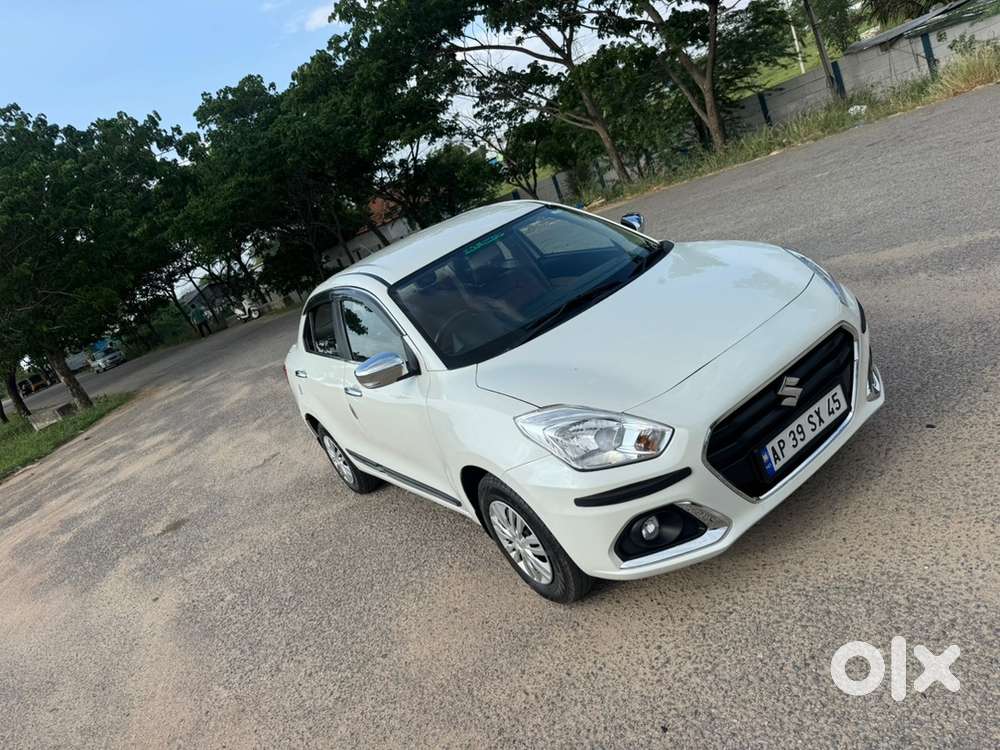Maruti Suzuki Dzire 2023 Petrol 27200km Driven
