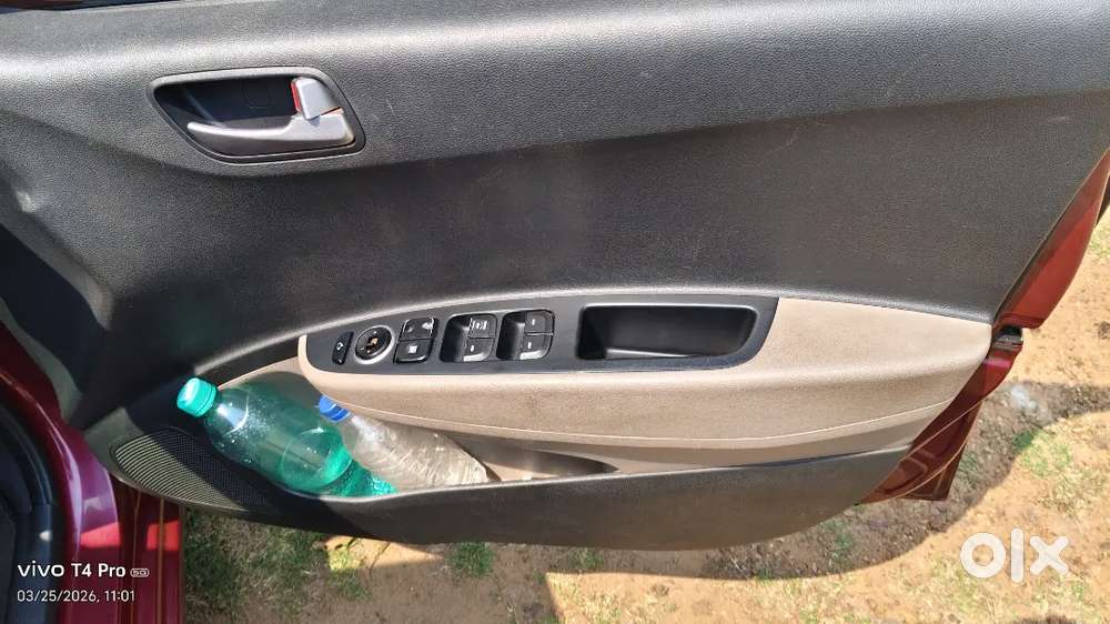 Grand I10 2016 Petrol Only 34000 Km Driven , Top Variant