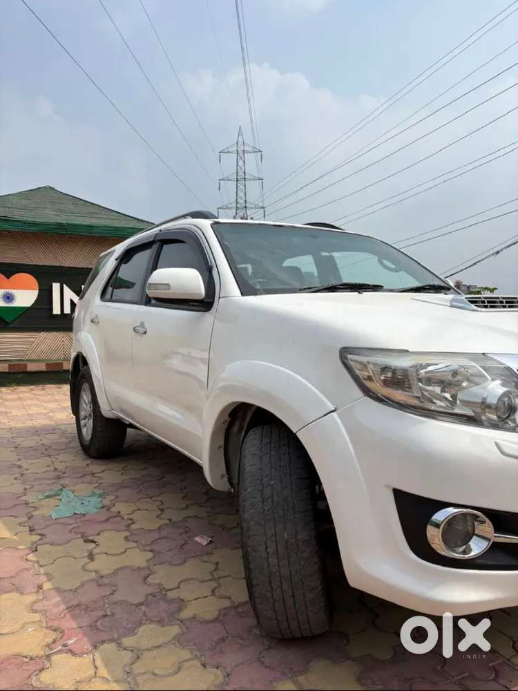 Toyota Fortuner 2013 Diesel 148196 Km Driven.