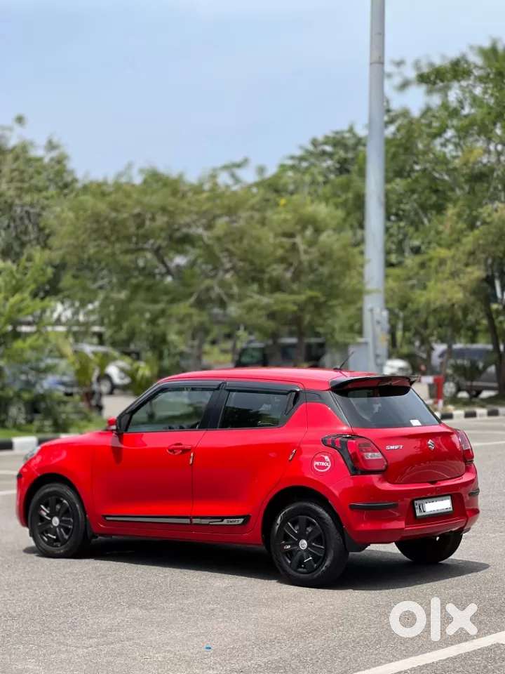 Maruti Suzuki Swift Vxi, 2022, Petrol