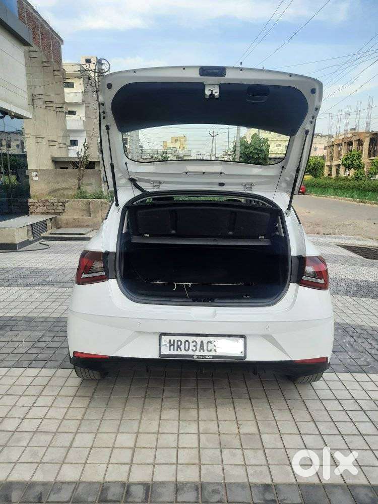 Hyundai I20 Sportz 1.2 Ivt, 2023, Petrol