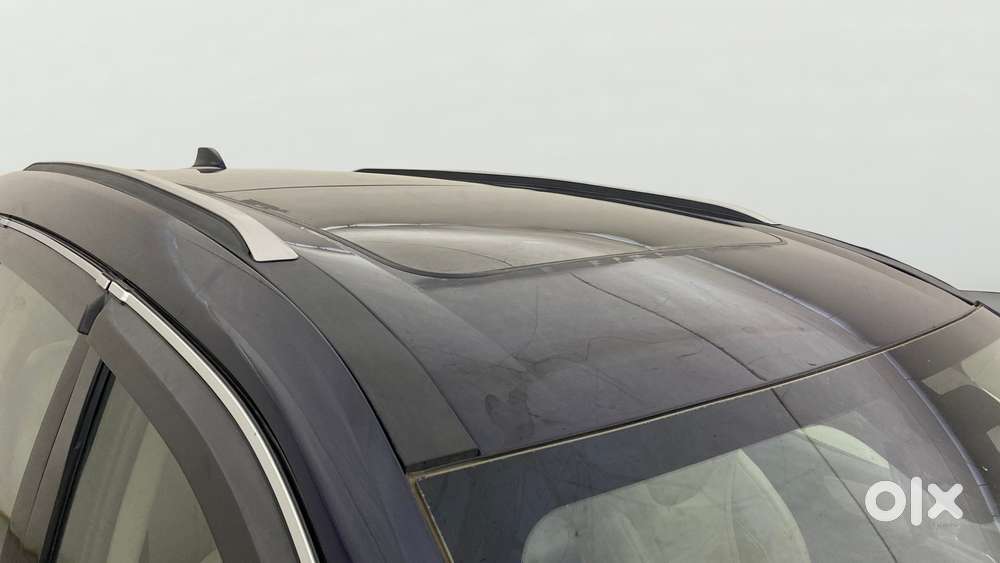 Mahindra Xuv700 2.2 Ax 7 Diesel At Luxury Pack Str Awd, 2022, Diesel