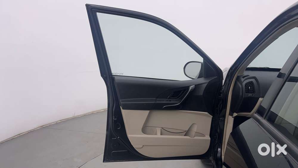 Mahindra Xuv500 W4, 2016, Diesel