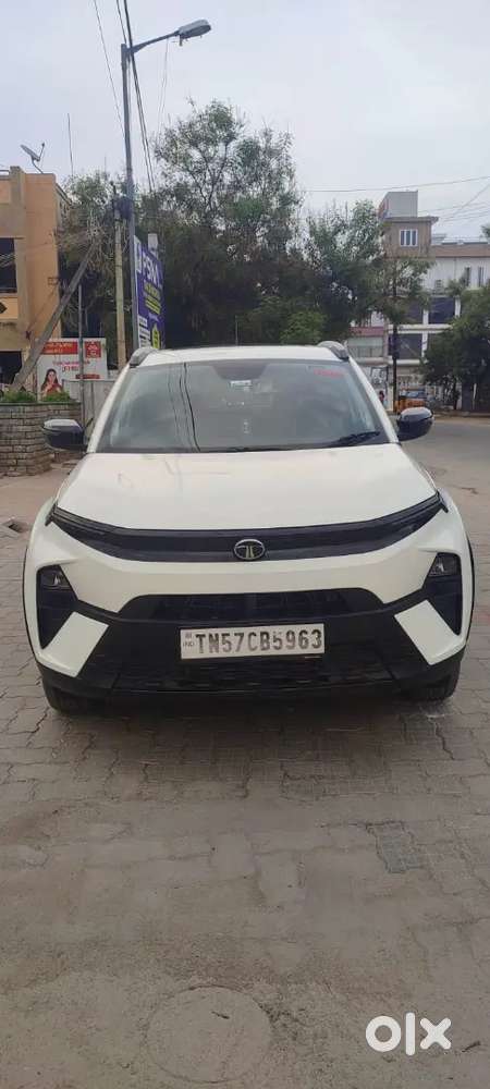 Tata Nexon 2025 Petrol Well Maintained