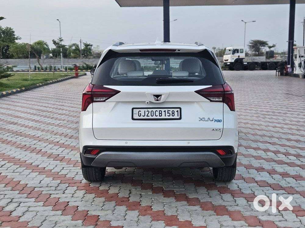 Mahindra Xuv700 2.2 Ax 7 Diesel Mt Luxury Pack Str, 2025, Diesel