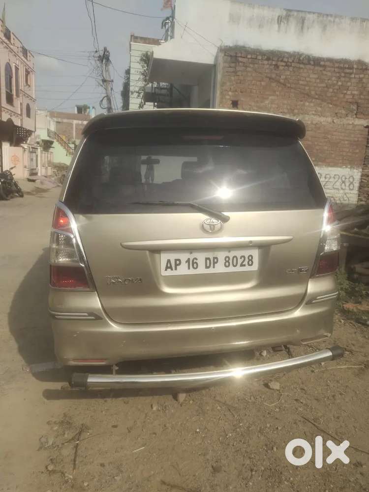 Toyota Innova 2.5 E 2010