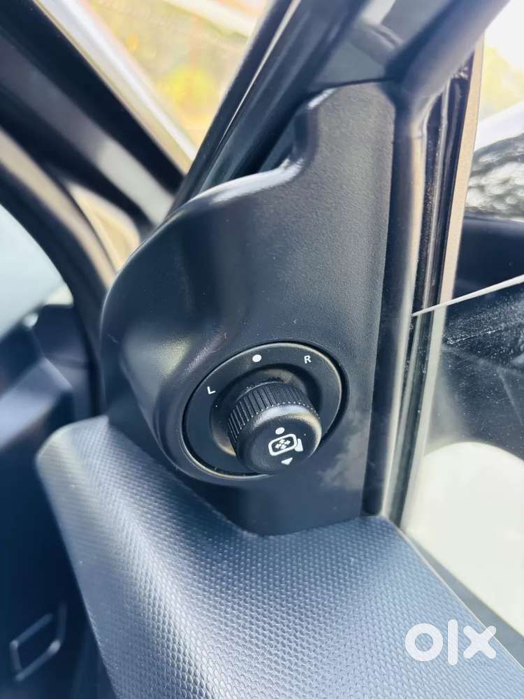 Tata Nexon, 2025, Petrol