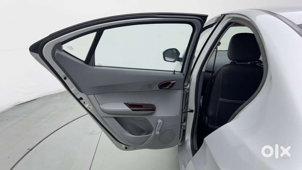 Tata Tigor Xe, 2022, Petrol