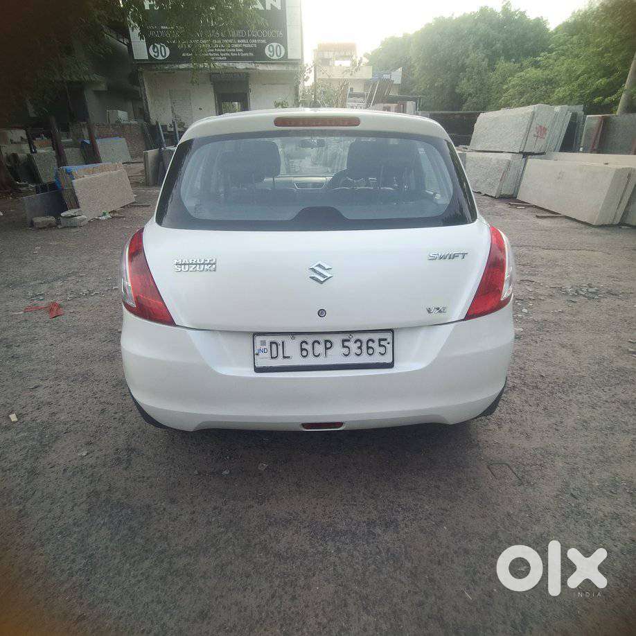 Maruti Suzuki Swift Vxi + Manual, 2015, Petrol