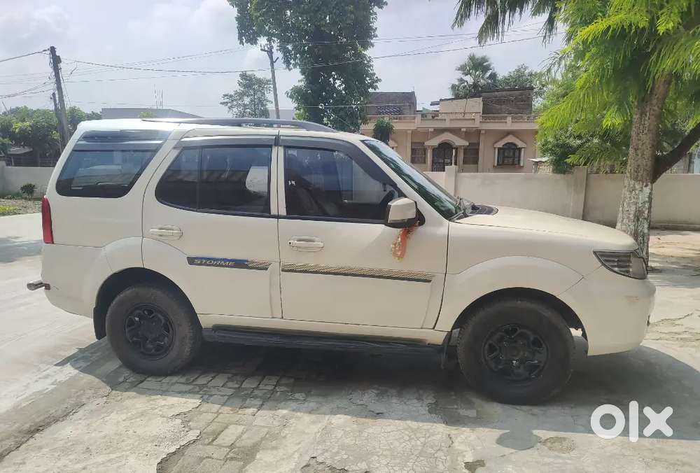 Tata Safari Storme Lx 2015