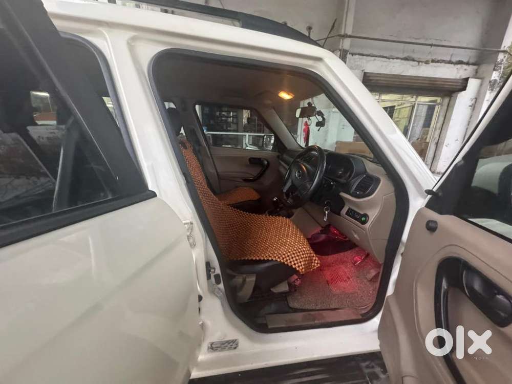 For Sale: Meticulously Maintained Mahindra Tuv300 T6 (automatic)