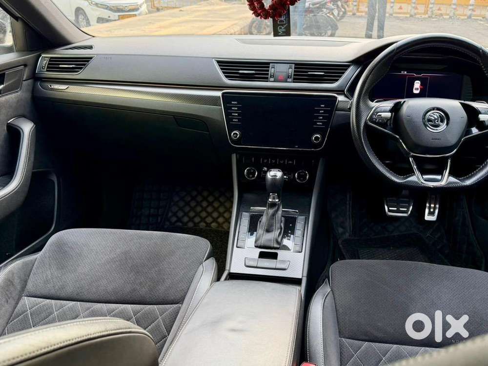 Skoda Superb Petrol 2021