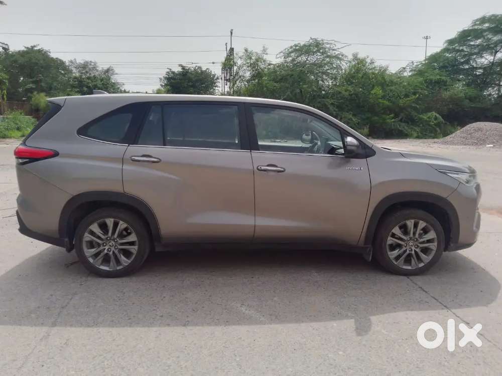 Toyota Innova Hycross 2.0 Zx (o) Hybrid 2023