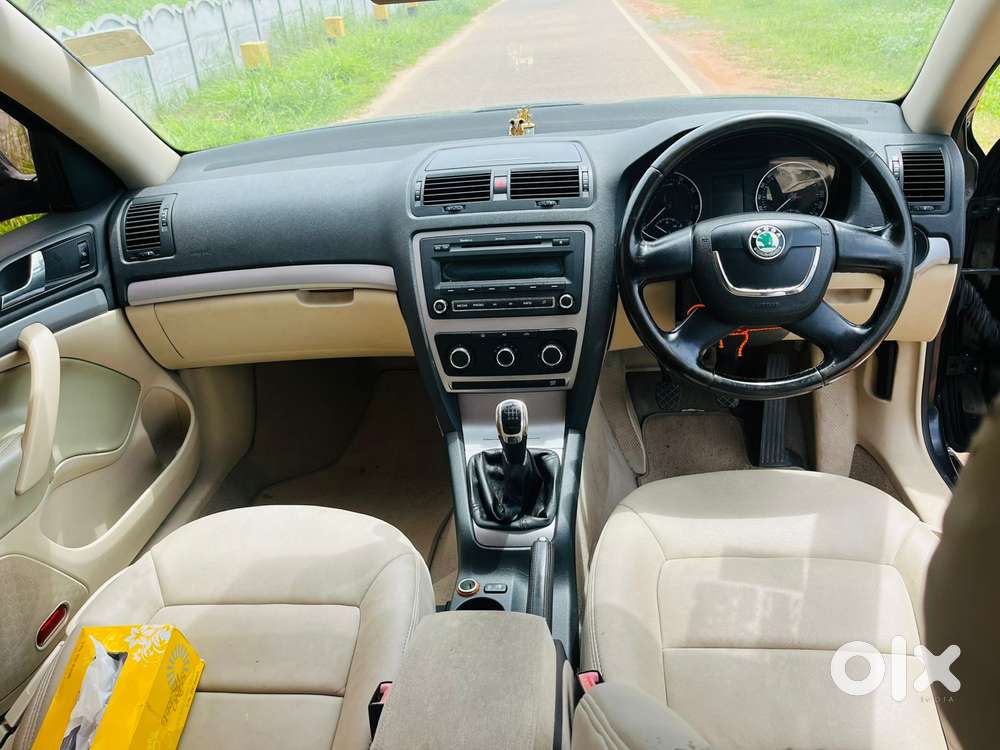 Skoda Laura 1.8 Tsi Ambiente, 2012, Petrol