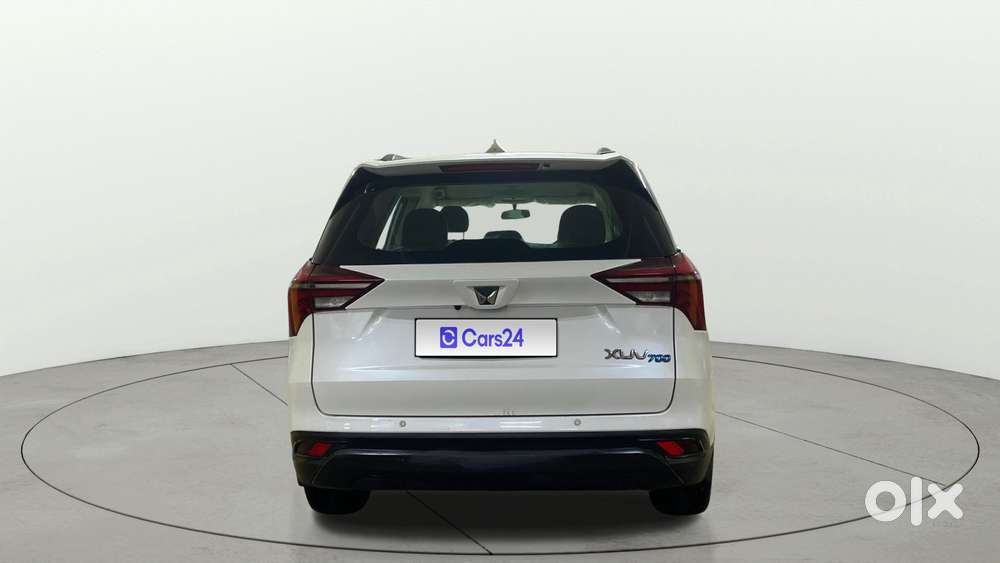 Mahindra Xuv700 2.0 Mx Petrol Mt 5 Str, 2023, Petrol