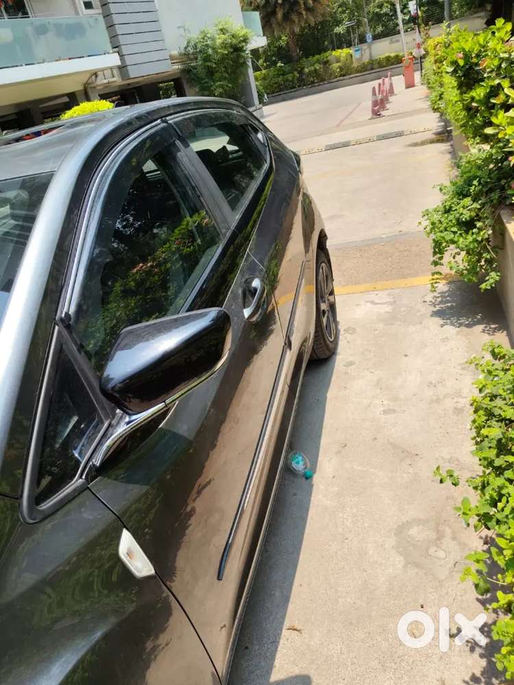 Tata Altroz 2024 Petrol Well Maintained