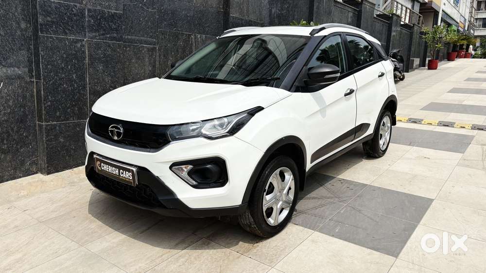 Tata Nexon 1.2 Revotron Xma Amt (s), 2023, Petrol