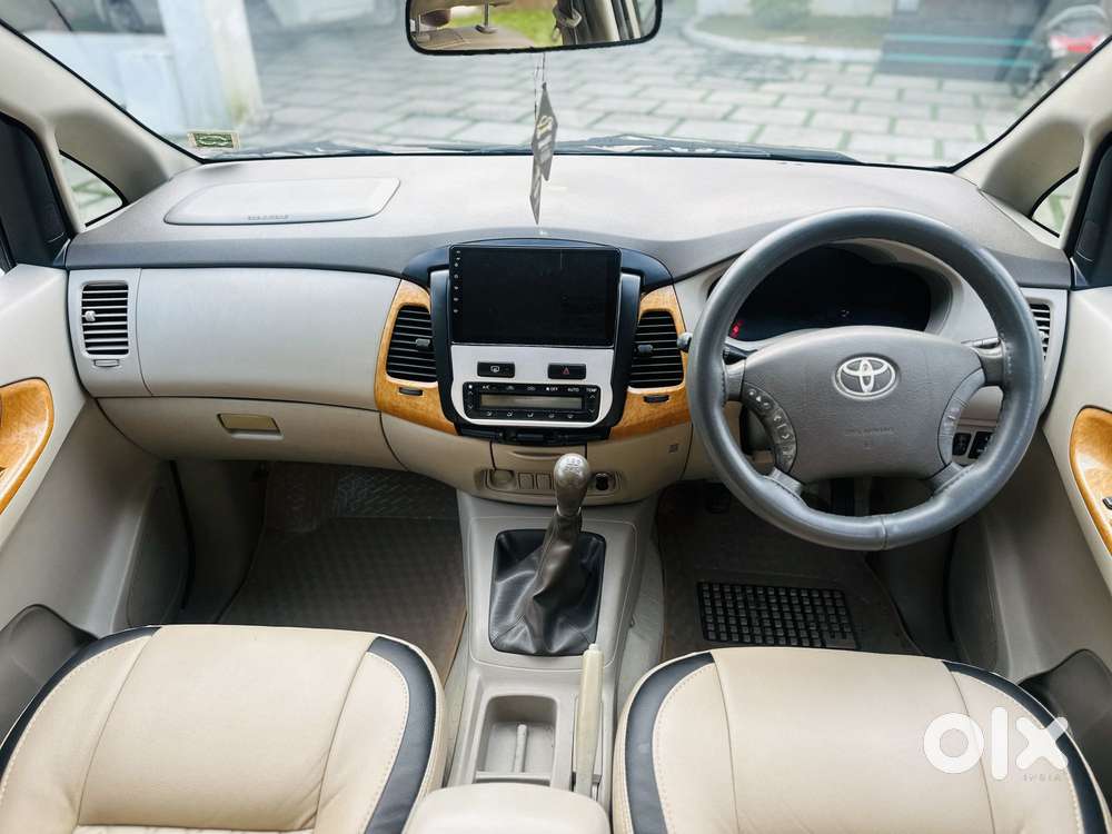 Toyota Innova 2.5 V 7 Str, 2011, Diesel