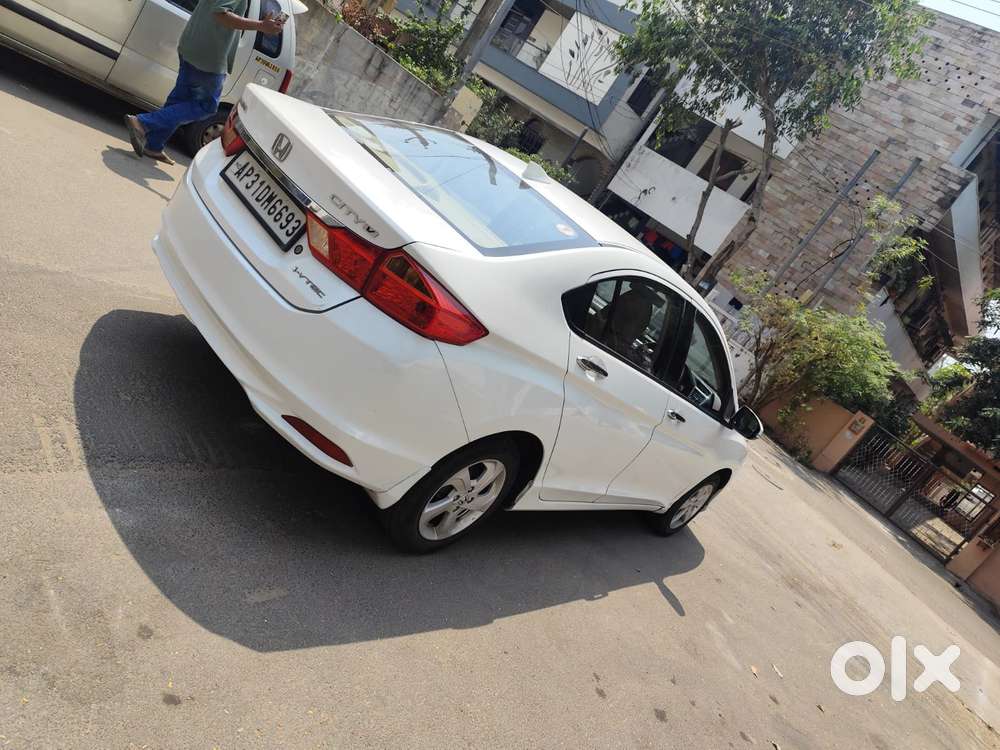 Honda City 1.5 V 4th Gen I-vtec Mt, 2016, Petrol