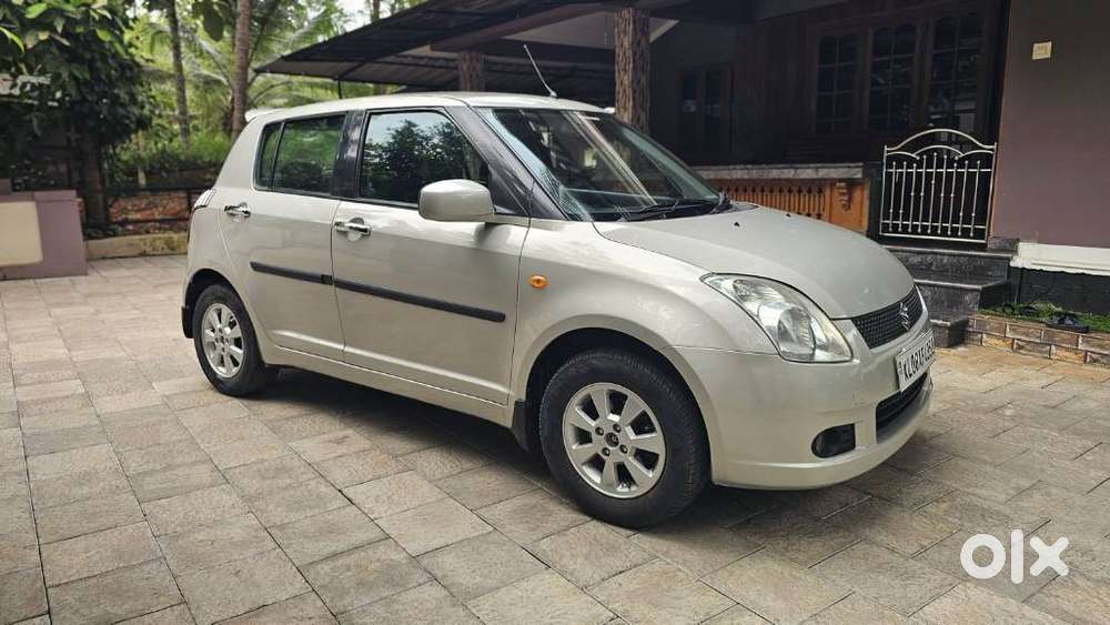 Maruti Suzuki Swift 1.3 Zxi, 2005, Petrol