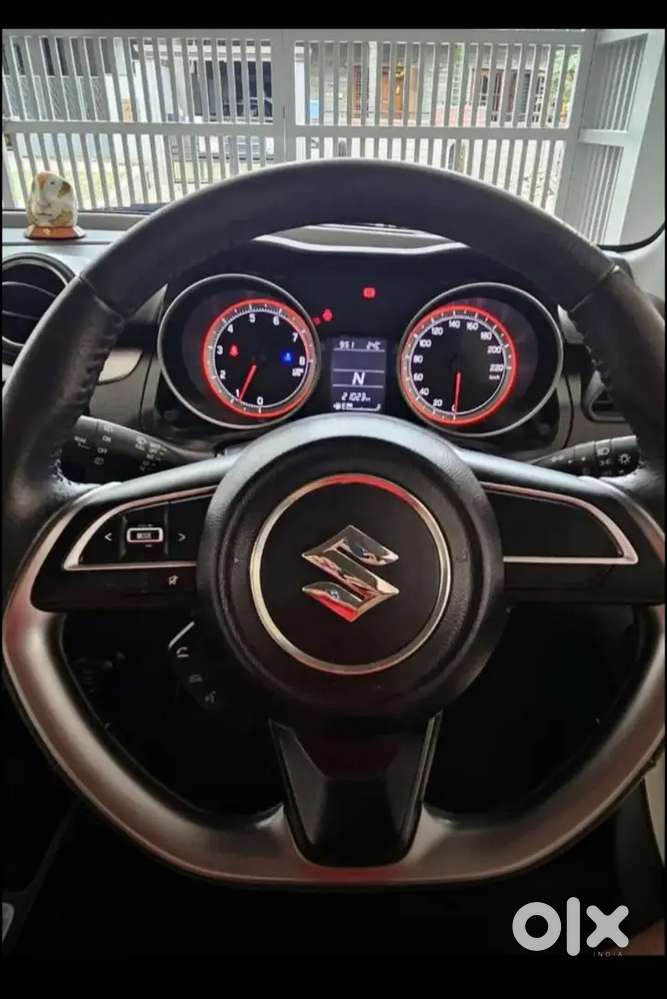 Maruti Suzuki Swift Zxi Ags Amt 2023 Petrol Well Maintained