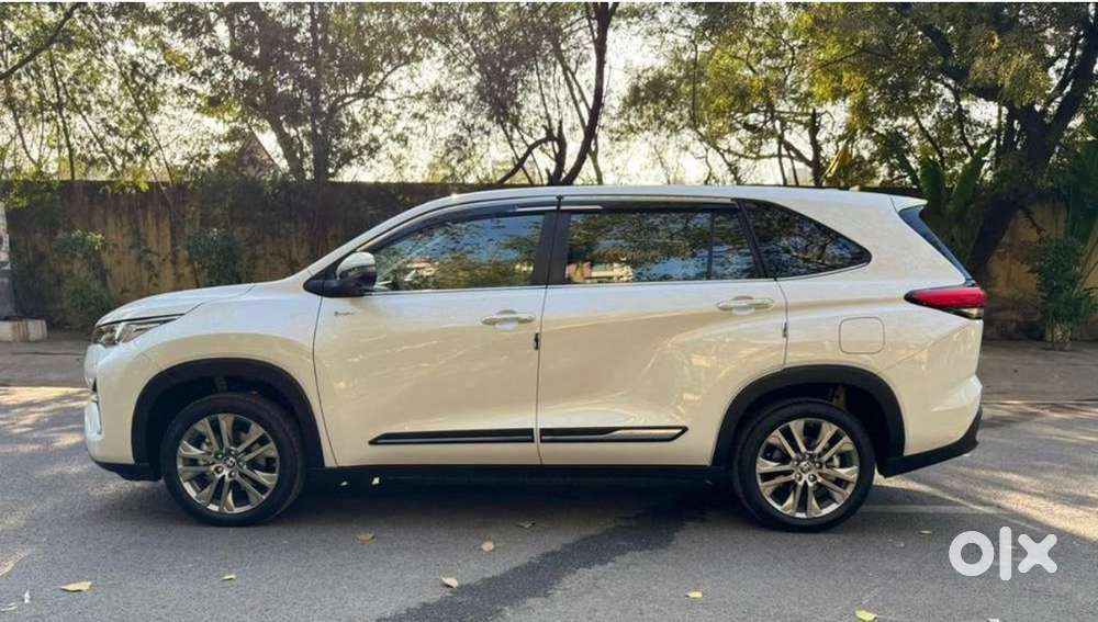 Toyota Innova Hycross 2025 Petrol Hybrid Good Condition