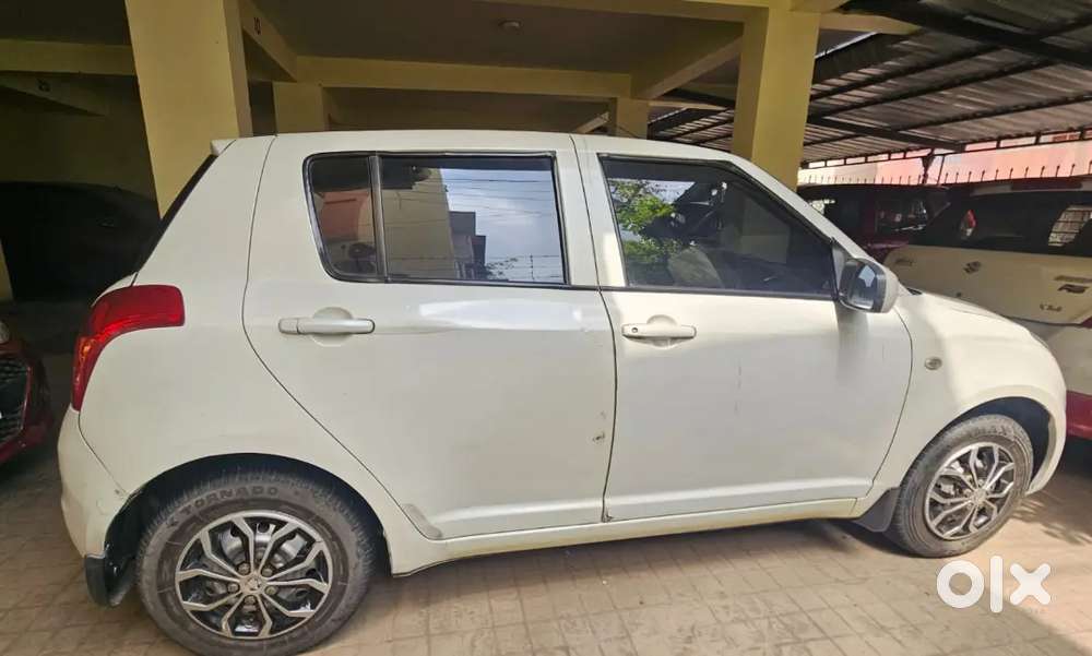 Maruti Suzuki Swift 2010 Petrol 39000 Km Driven