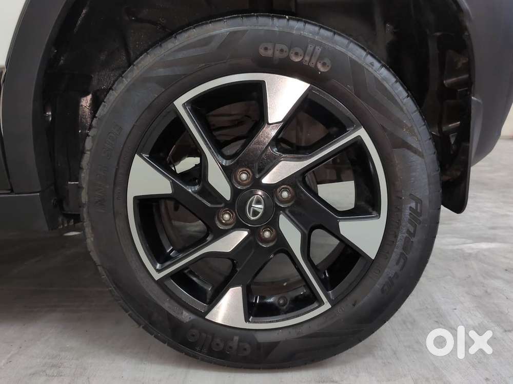 Tata Punch 1.2 Revotron Creative Amt Dual Tone, 2023, Petrol