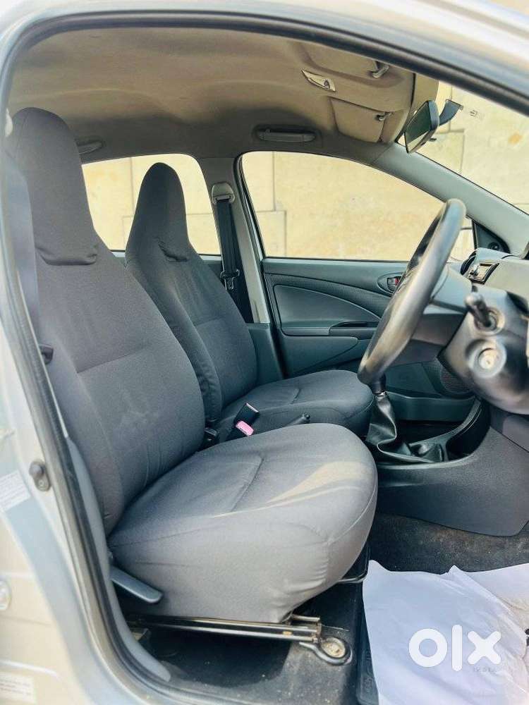 Toyota Etios Liva 2011-2012 G, 2012, Petrol