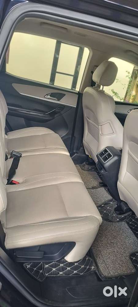 Mahindra Xuv700 Ax7 2022