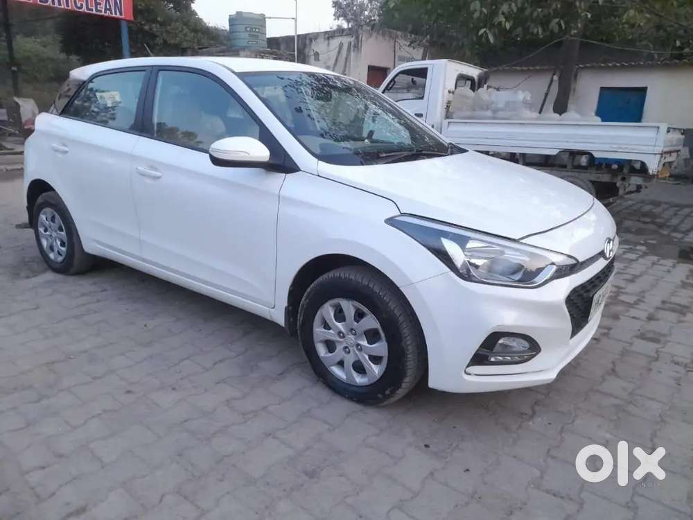 1,24000km Driven Ac Kaam Ni Kar Rah H Waaki Ok