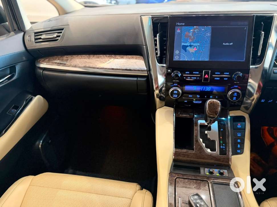 Toyota Vellfire Vip &ndash; Executive Lounge, 2022