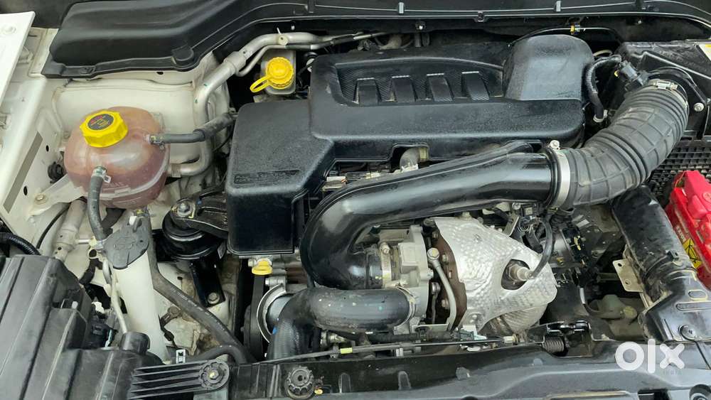 Mahindra Xuv300 W8 (o) 1.5 Diesel Amt, 2021, Diesel