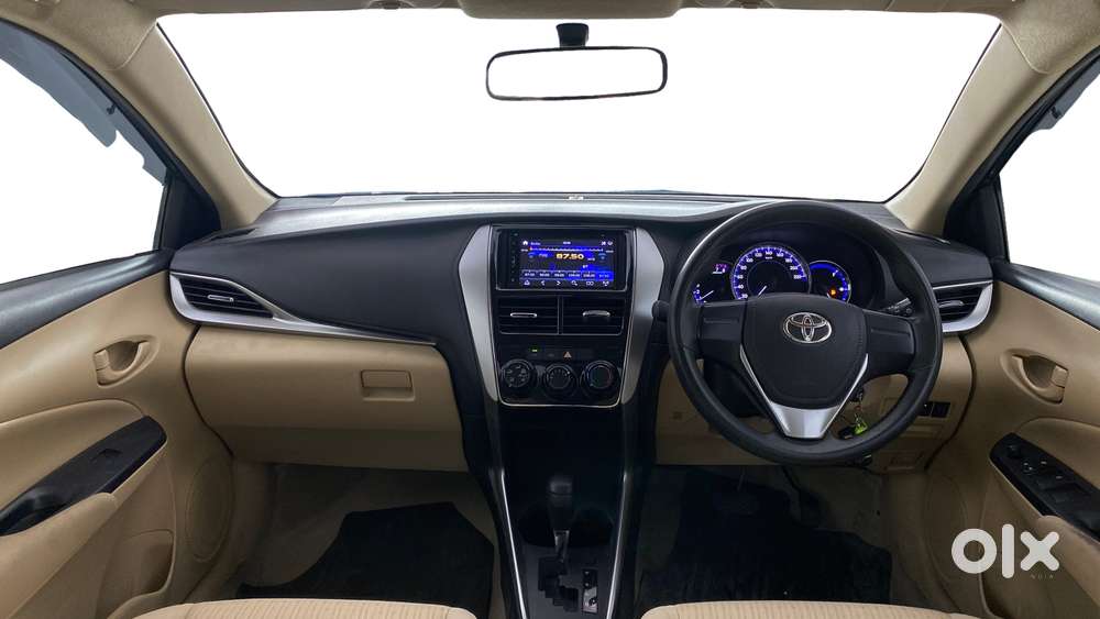 Toyota Yaris J Cvt, 2020, Petrol