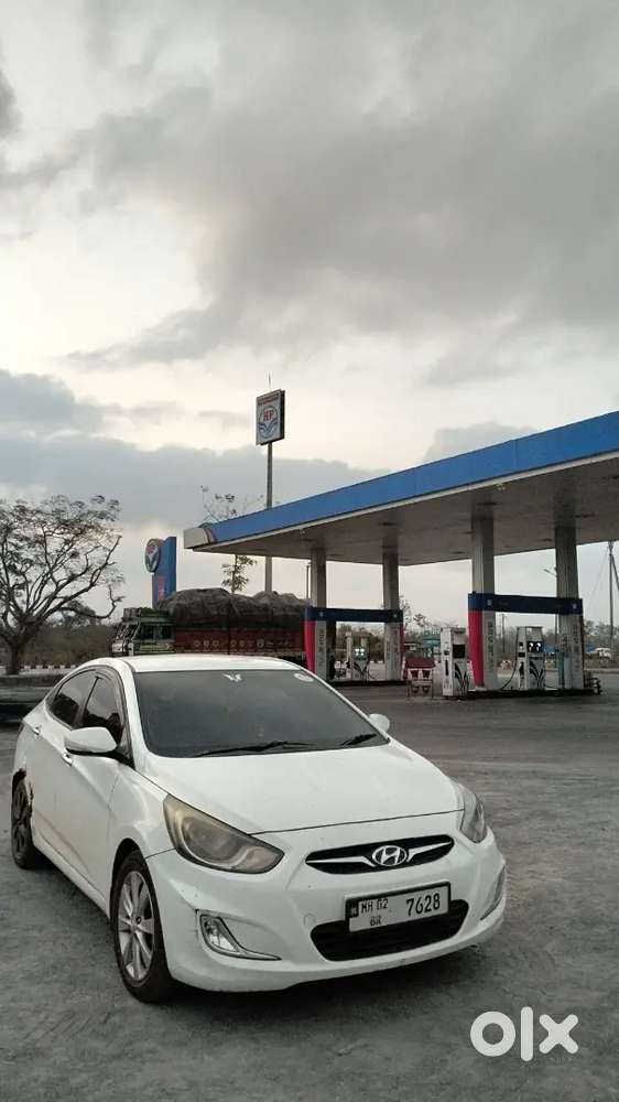 Verna Petrol 2011