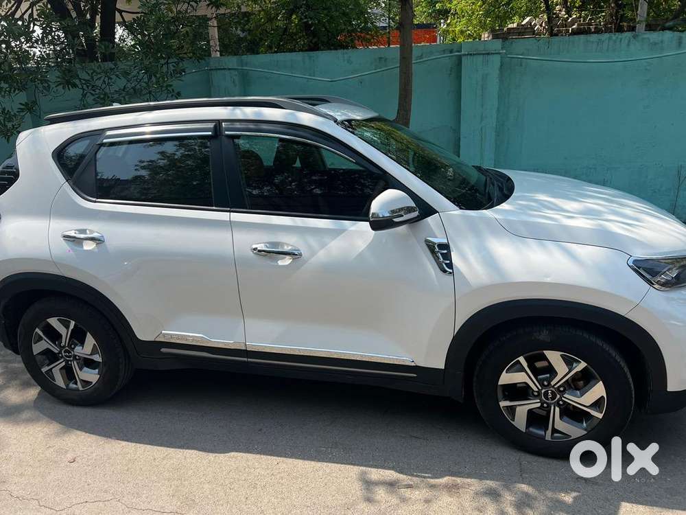 Kia  Sonet Diesel Manual With Sunroof