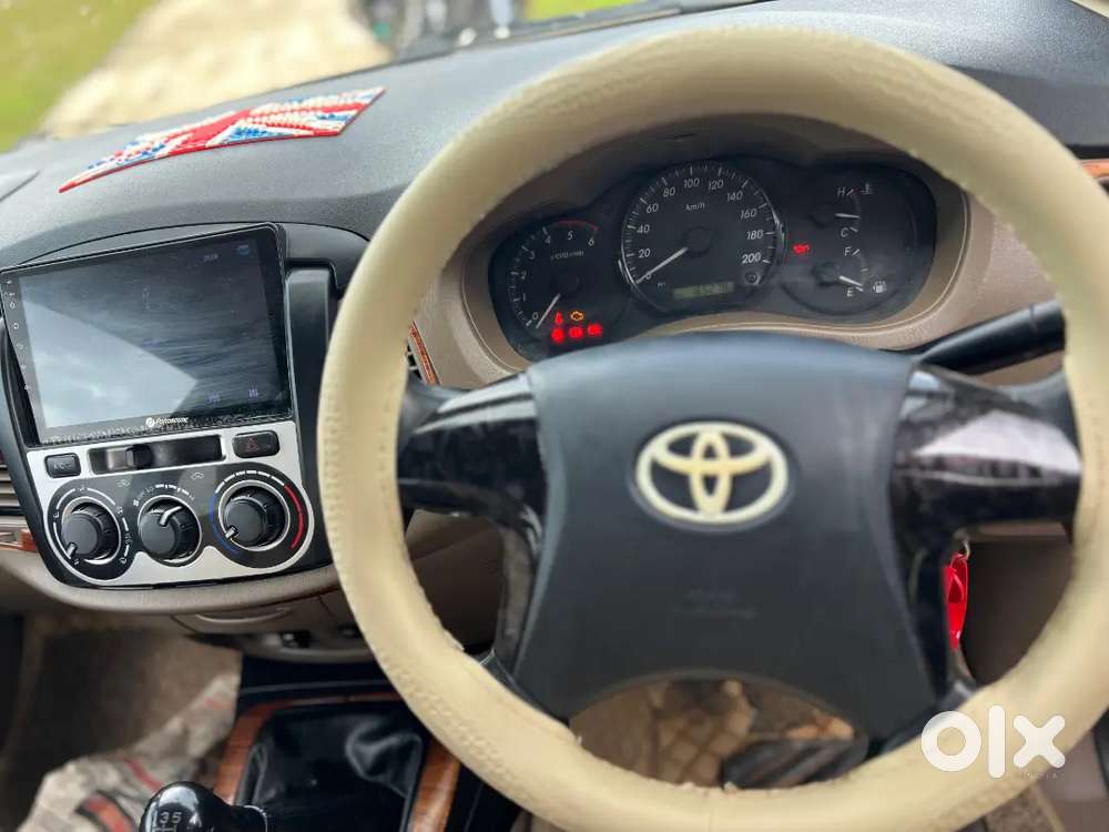 Toyota Innova 2.5 2015 (registerd In Kl 55)