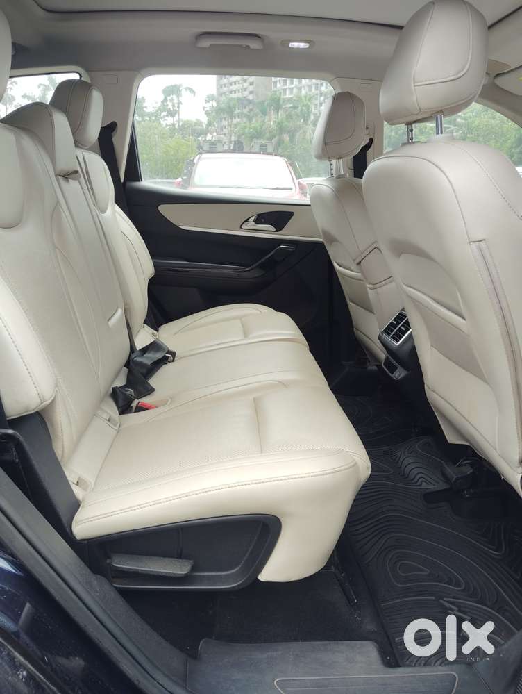 Mahindra Xuv700 2.2 Ax 7 Diesel At Luxury Pack Str Awd, 2022, Diesel