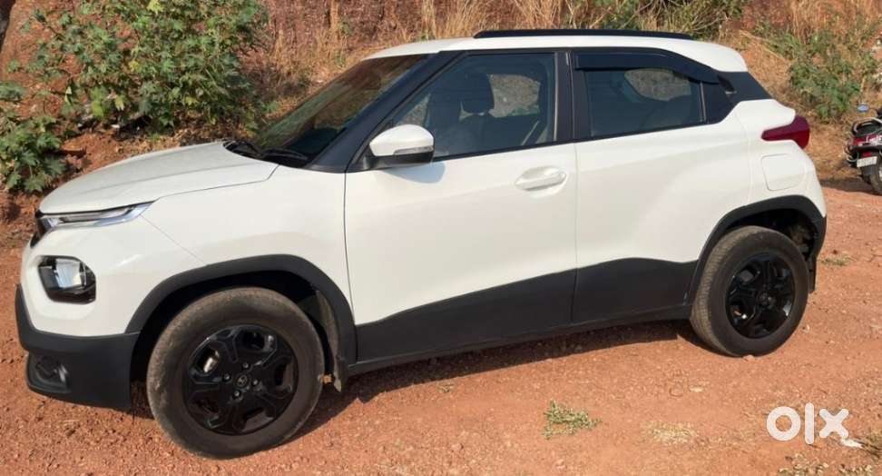 Tata Punch Accomplished Amt Sunroof, 2025, Petrol