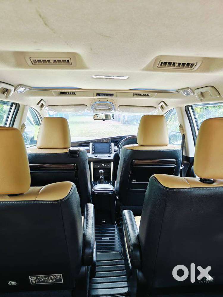 Toyota Innova Crysta 2.4 Z 7 Str, 2025
