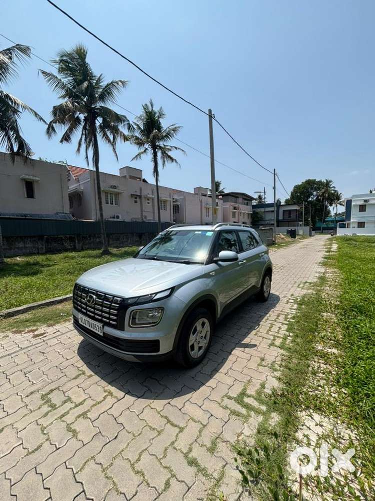 Hyundai Venue S 1.2 2022/23 Registration