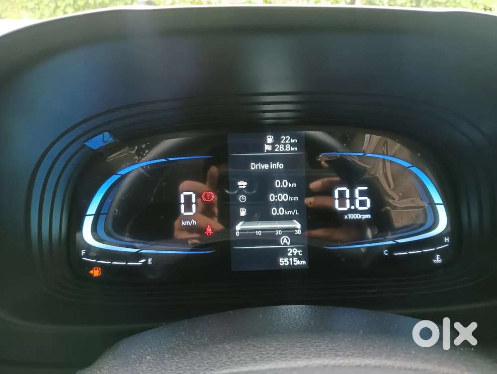 Hyundai Venue Petrol 2023 Sunroof Top Model
