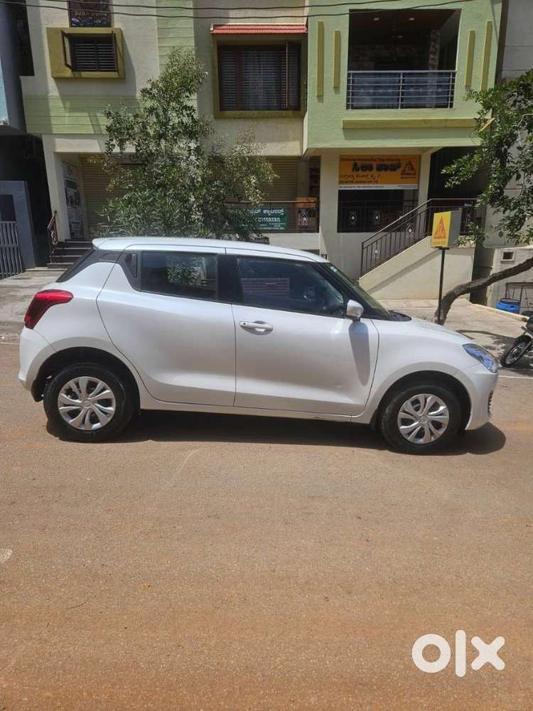 Maruti Suzuki Swift Vxi + Manual, 2024, Petrol