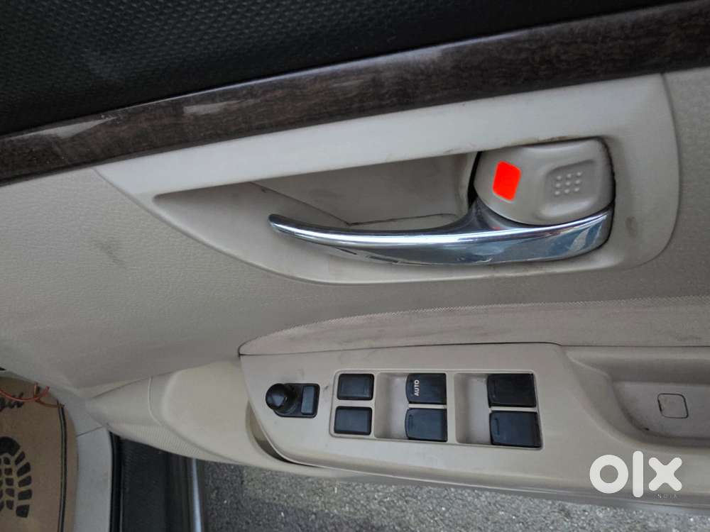 Maruti Suzuki Swift Dzire 1.2 Vxi Bsiv, 2016, Cng & Hybrids