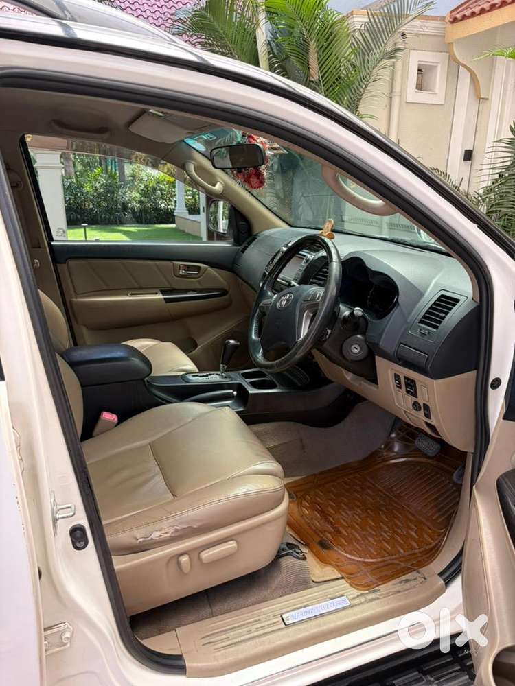 Toyota Fortuner 2015 White 4x2 Automatic