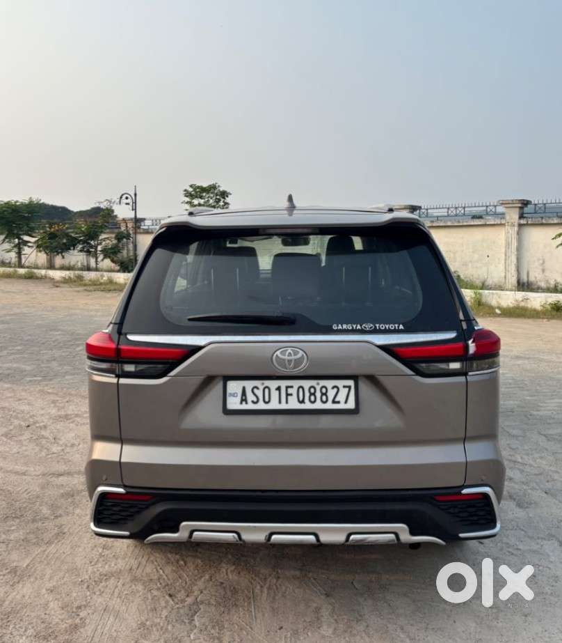 Toyota Innova Hycross 2.0 Zx Hybrid 7 Str, 2023, Petrol