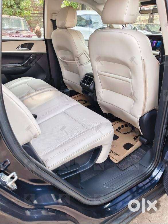 Mahindra Xuv700 2.0 Ax 7 Petrol At Luxury Pack Str, 2021, Petrol