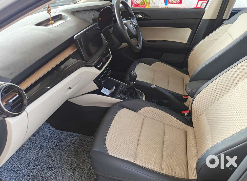 Skoda Slavia Style 1.0l Tsi Mt, 2023, Petrol