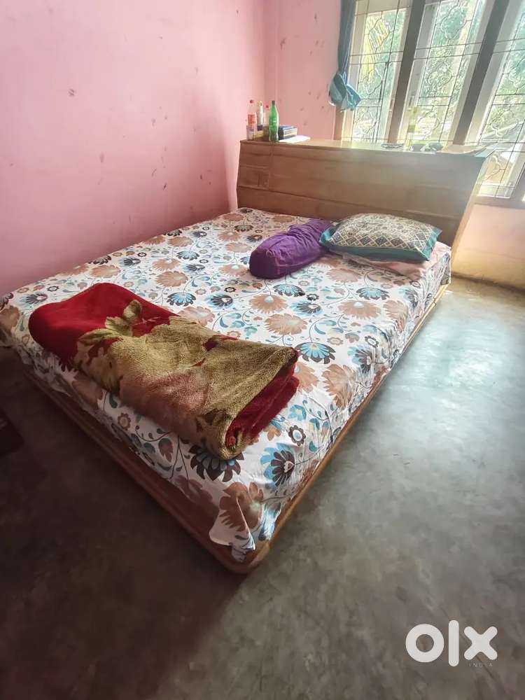 King size bed
